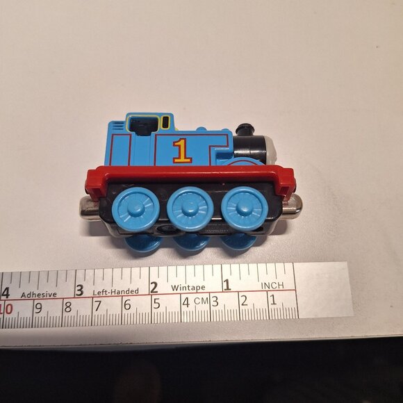 Thomas & Friends 3" Train Tank Engine #1 Magnetic Diecast Metal Take N Play 2002 - Picture 6 of 7